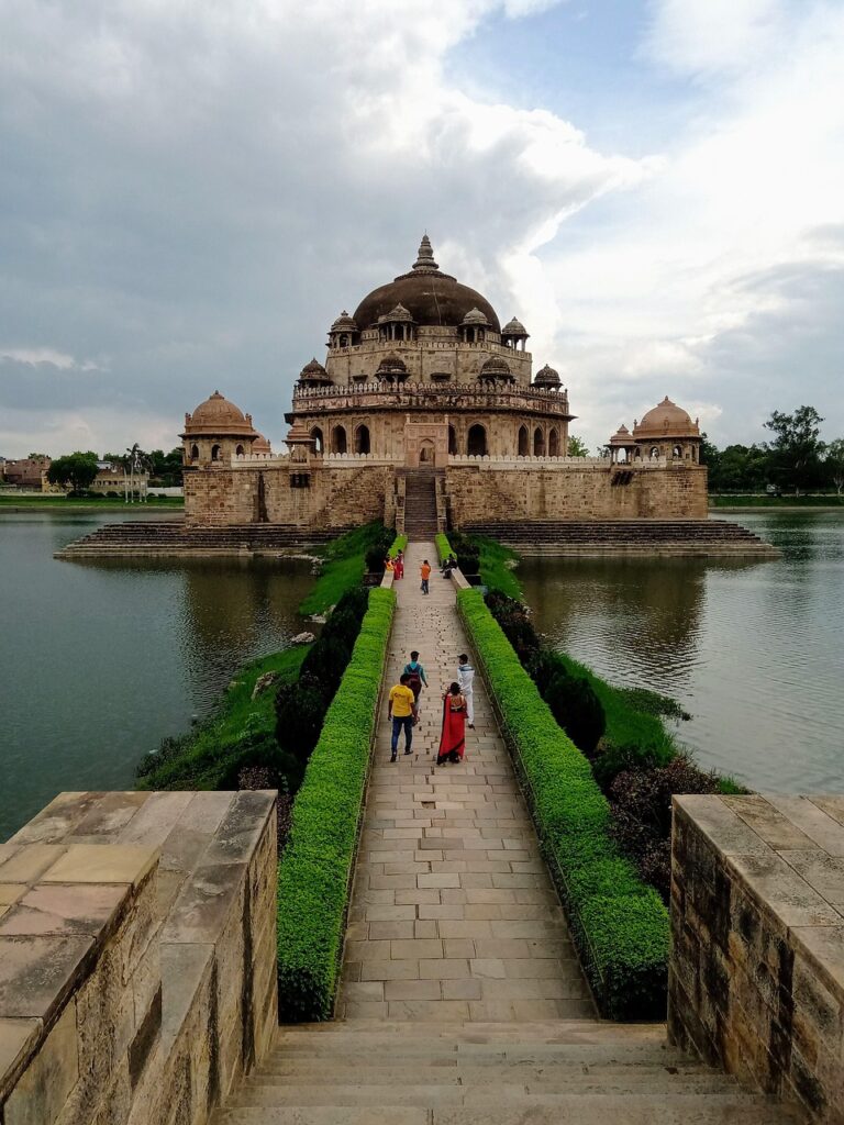Mandav